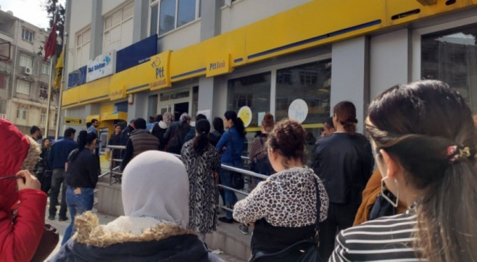 PTT önünde şoke eden tartışma