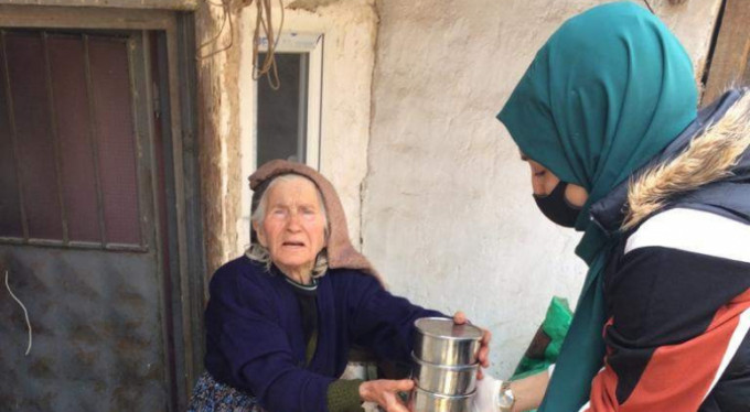 Bursa'da kimsesiz ve yaşlı vatandaşları unutulmadı