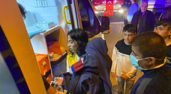 Korku dolu anlar! Anne ve 3 çocuğu...