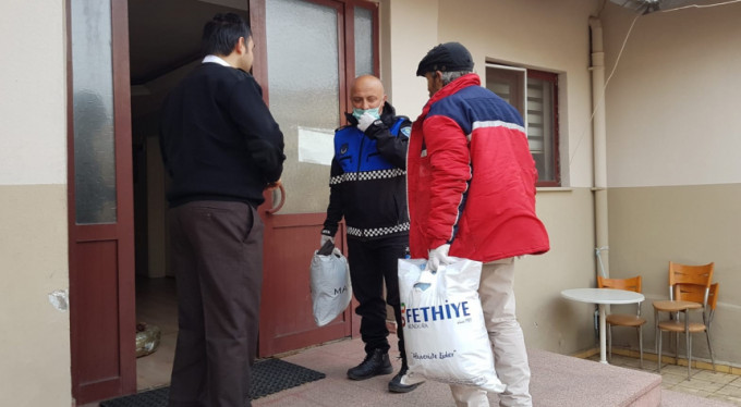 Bursa'da evsiz kalan vatandaşlara...