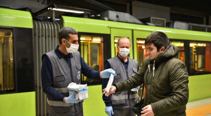 Bursa'da maskeler Büyükşehir'den