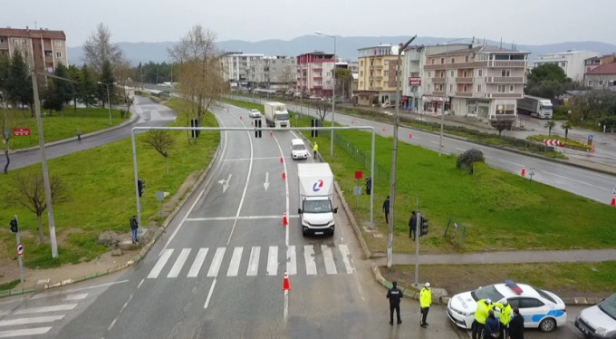 Bursa'da geri çevrilen araçlar böyle görüntülendi