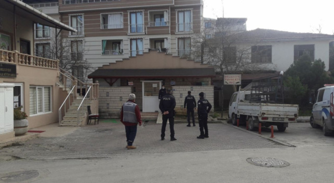 Halk tuvaletinde ölü bulundu!