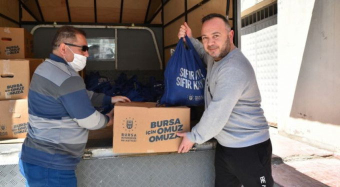 Büyükşehir'den 1500 aileye gıda yardımı