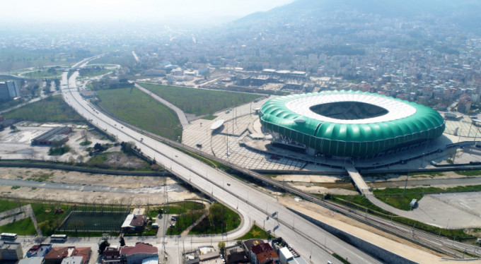 Bursa'nın boş caddeleri havadan görüntülendi