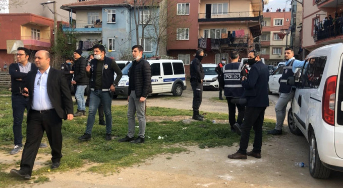 Bursa'da yasağı delip polise saldırdılar!
