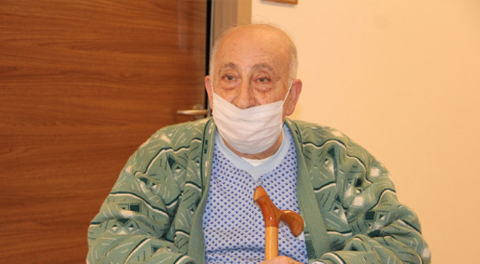 Burhan amca hastaneye yatırıldı!