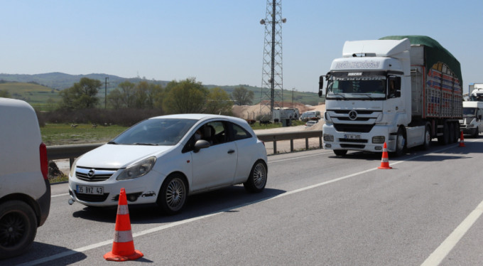 Bursa'da yasak kalktı, yollardaki yoğunluk arttı