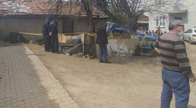 Bursa'da koyunlarını kırparken canından oldu!