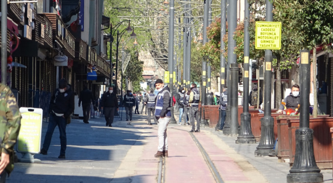 Bursa'nın ünlü caddesi trafiğe kapatıldı!