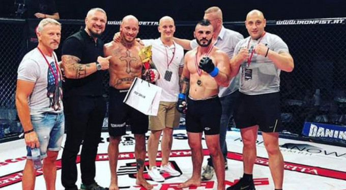 Şampiyon dövüşçü Müslüman oldu