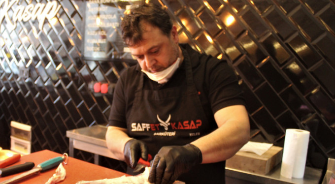 5 kuşaktır et kesiyorlar