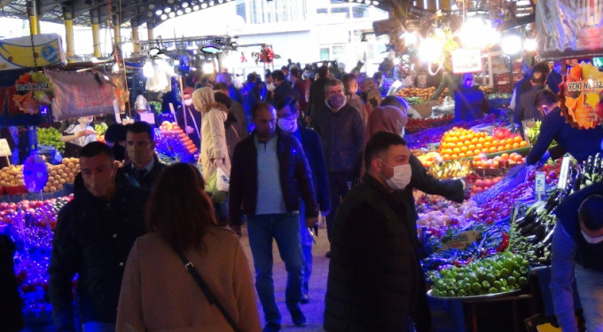 Bursalılar pazarlara akın etti!