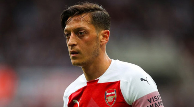 Arsenal'de Mesut Özil krizi