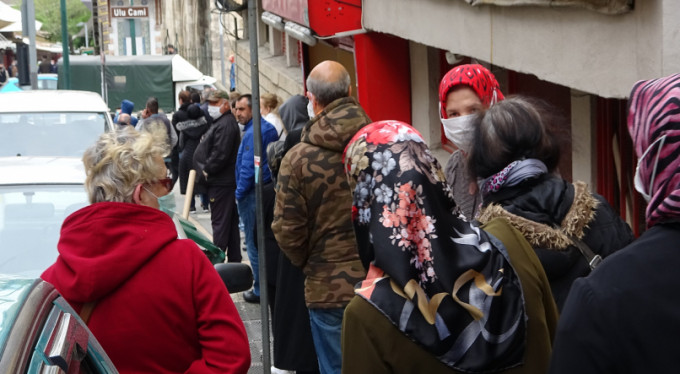 Bursa'da bu kuyruğun başı var, sonu yok!