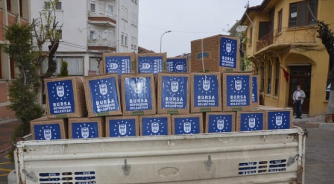 Büyükşehir'den 200 koli erzak yardımı!