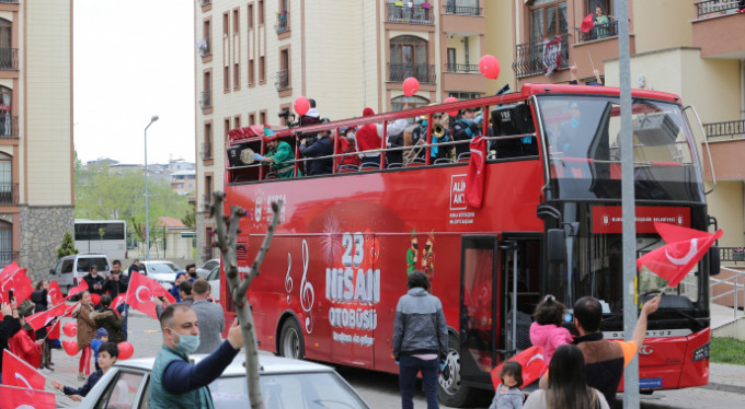 Bursa'da çocuklara 23 Nisan sürprizi