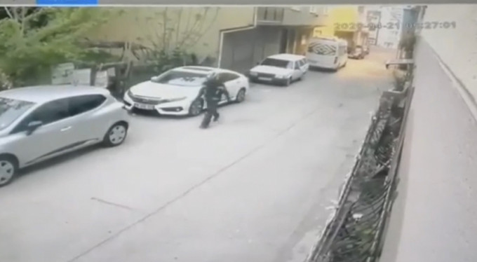 Bursa'daki ilginç hırsızlık kamerada!