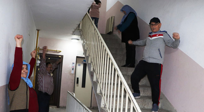 Sokağa çıkamayınca bakın ne yaptılar!