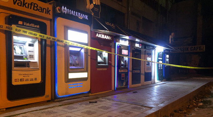 Bursa'da babasına kızdı, ATM'leri parçaladı!