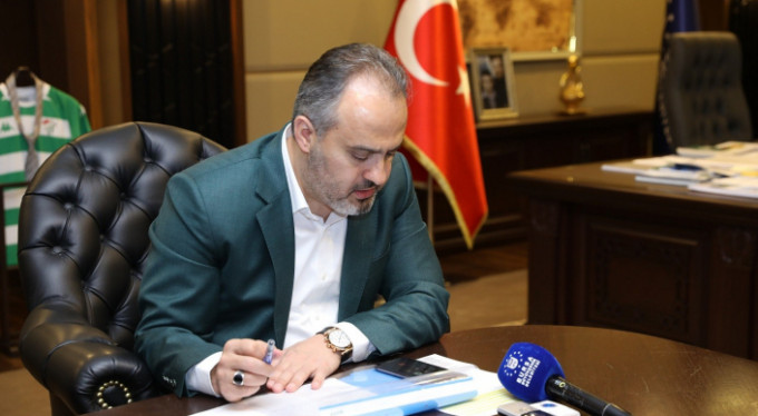 Bursa'da 65 yaş üstü vatandaşlara Ramazan tebriği