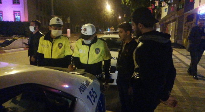 Bursa'da kısıtlama başlar başlamaz ceza yedi!