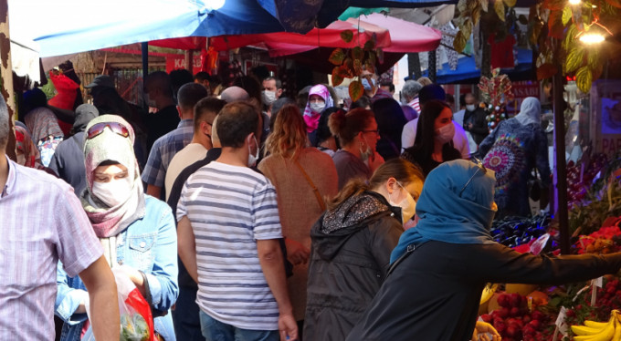 Bursa'da çarşı pazarlar tıklım tıklım!