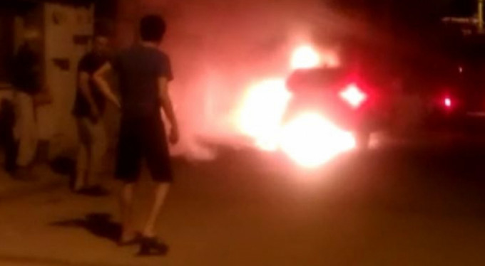 Bursa'da lüks otomobil alev topuna döndü!