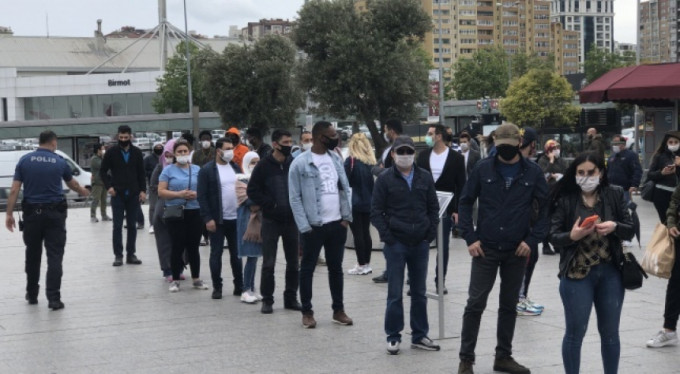 Alışveriş tutkusu ne yağmur dinledi ne de korona