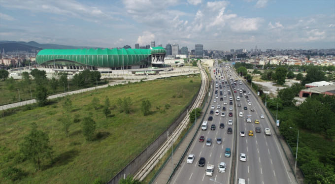 Yeni normal başladı, Bursa'da trafik kilitlendi!