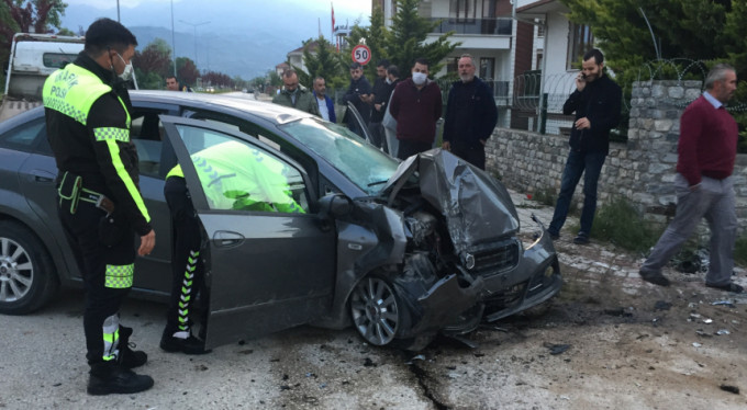 Bursa'da feci kaza! Yaralılar var