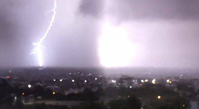 Gök gürültüsü, yıldırım, şimşek... İşte Bursa'da yaşananlar!