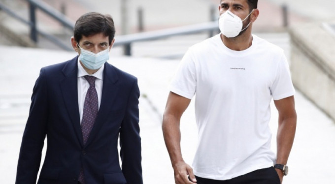 Yıldız futbolcuya hapis cezası şoku!