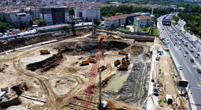 Osmangazi Meydanı hızla ilerliyor