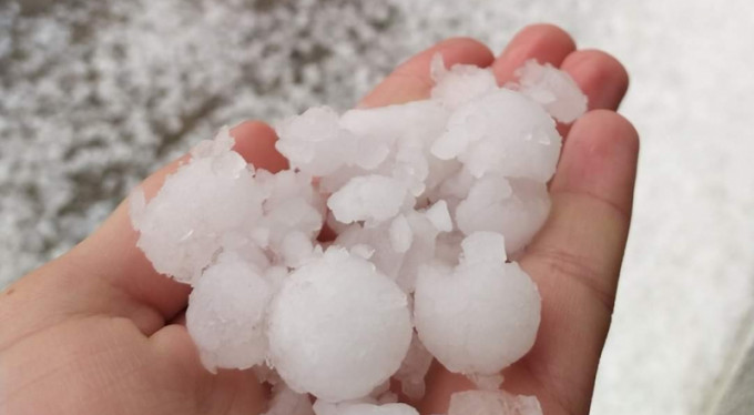 Bursa'da ceviz büyüklüğünde dolu yağdı!