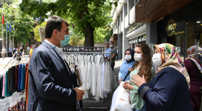 Çarşıda söz verdi, nik&acirc;hlarını kıydı