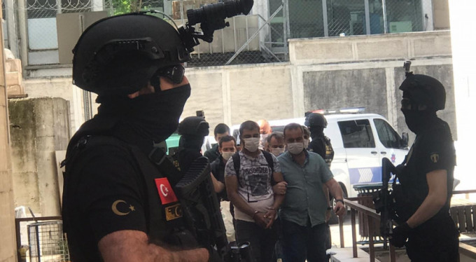 Bursa'da adliyeye böyle getirildiler!