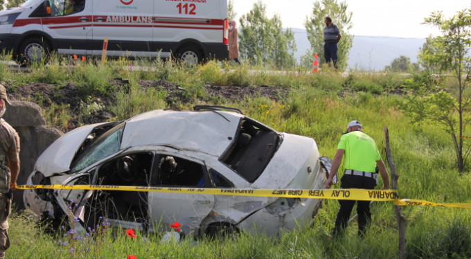 Bursa'dan Artvin'e gidiyorlardı; 2 ölü, 2 yaralı