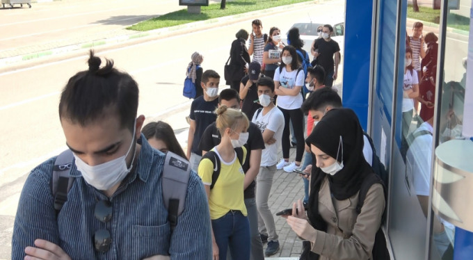 Bursa'da bu kuyruğun sebebi ne?