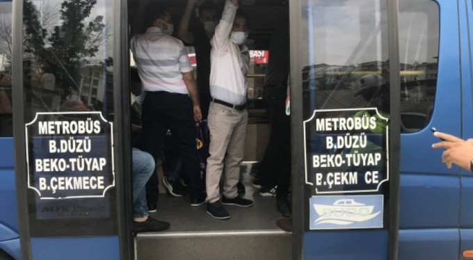 Minibüsten bakın kaç kişi çıktı!