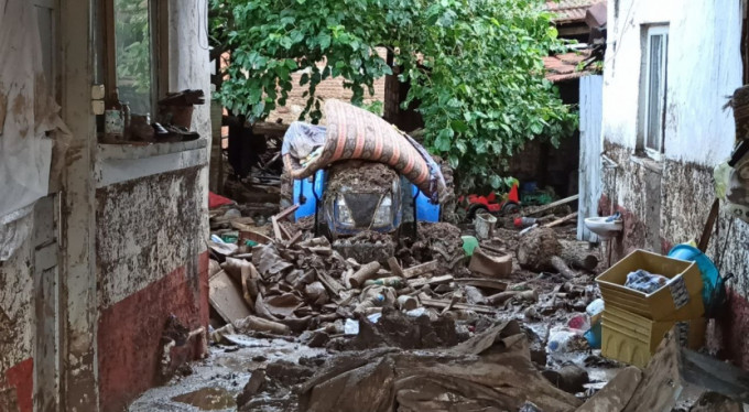 Hayalet köye döndü...