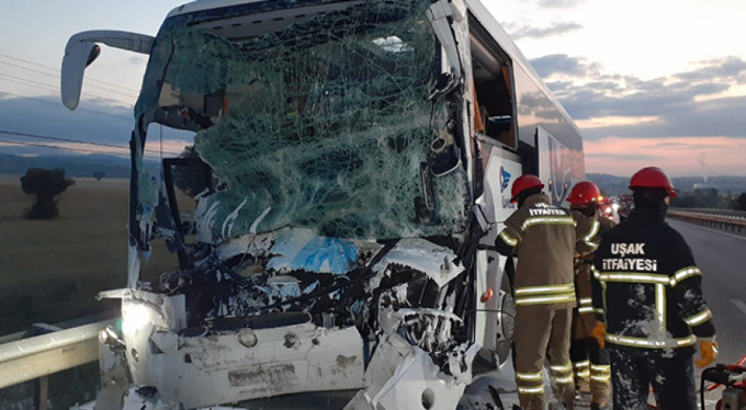 Feci kaza! 2 ölü 18 yaralı