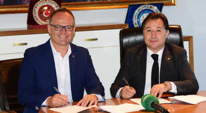 Bursaspor İrfan Buz'u açıkladı!