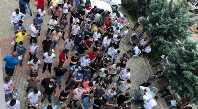 Bu da Covid-19 test kuyruğu!