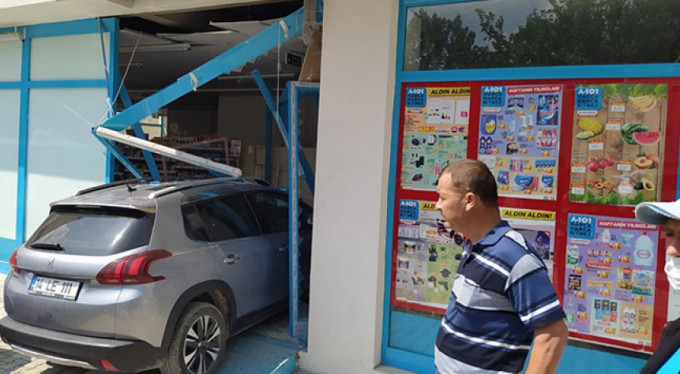 Kontrolden çıktı markete girdi! 3 yaralı
