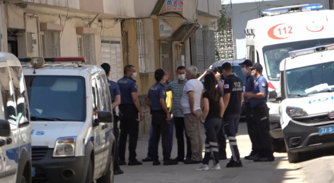 Rehine paniği! Ailesini eve kilitledi