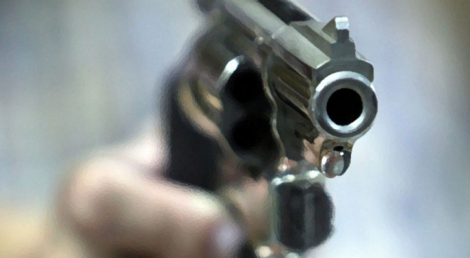 Adliye önünde silahlı kavga!