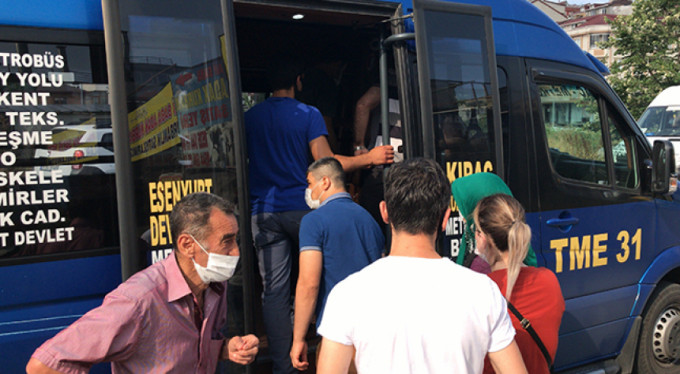 12 kişilik minibüsten bakın kaç kişi çıktı!