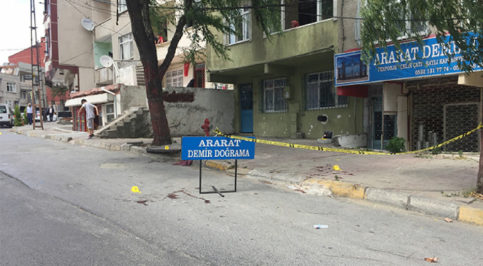 Taşlı sopalı kavga kamerada!