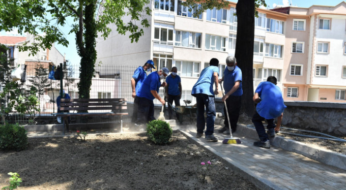 Osmangazi'de yıkılan tarihi istinat duvarı yenilendi